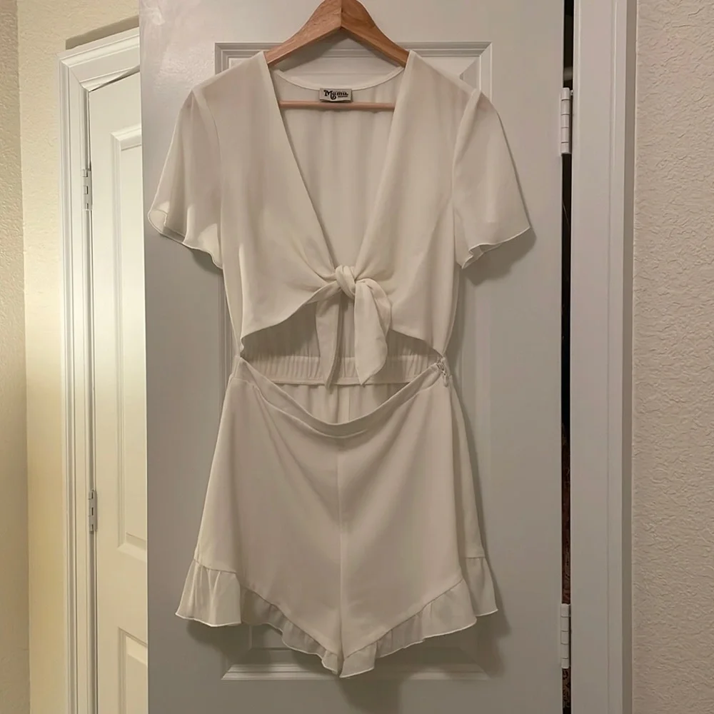 Show Me Your MuMu Romper Size Medium - Picture 4 of 7